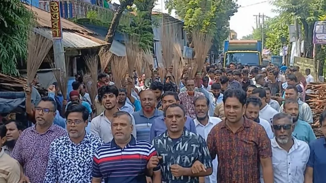 পটুয়াখালীর দুই উপজেলায় যুবদলের কমিটি, পদবঞ্চিতদের ঝাড়ুমিছিল
